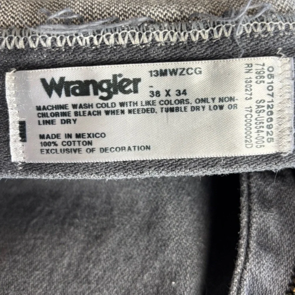 Wrangler Cowboy Cut 13MWZCG Mens Jeans Fits 36x33 Faded Black Straight Leg Denim